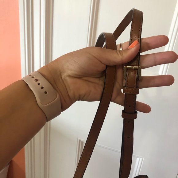 ❌SOLD❌ AUTHENTIC MICHAEL KORS LEATHER CROSSBODY 👜 - Picture 6 of 8